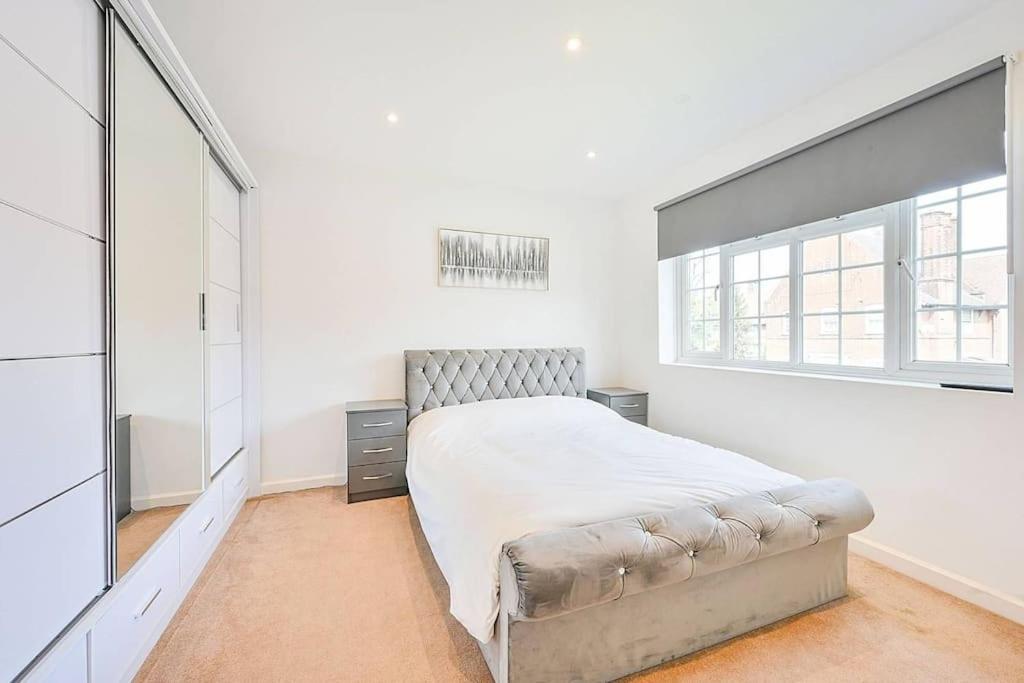 Premium Private Apartment Minutes To Central London Eksteriør billede